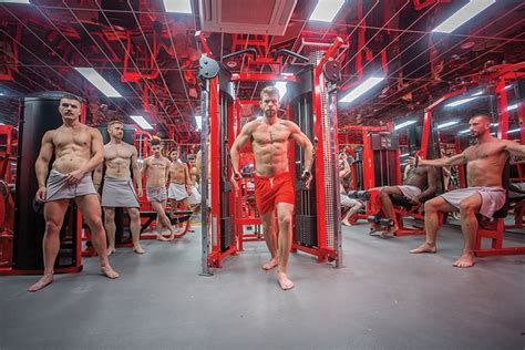 Cfnm Nude Male Workout. 