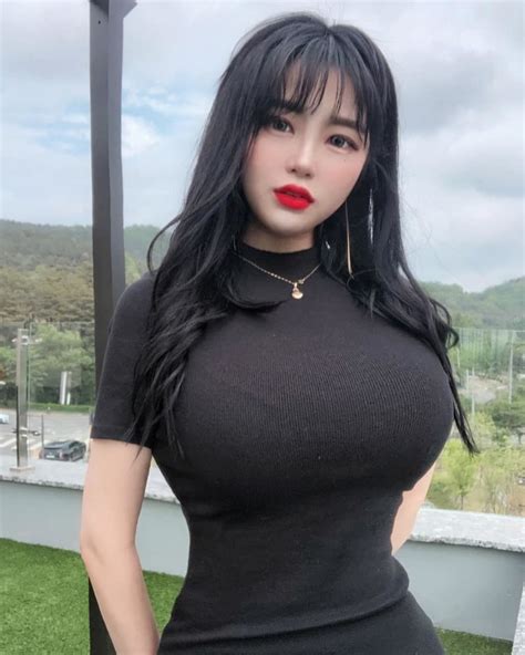 Chinese Beauty Model Chest