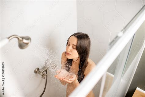 Girlfriend Shower Blowjob GIF