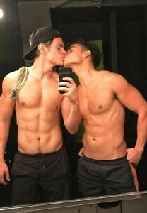 Hot Naked Gay Men Kissing