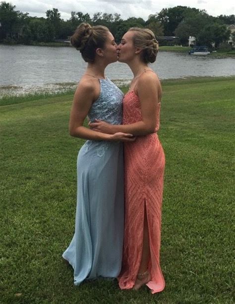 Nude Lesbians Kissing Boobs